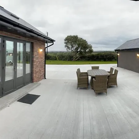 Spanish Point Luxury Beside Sea With Sauna! * Clarecastle