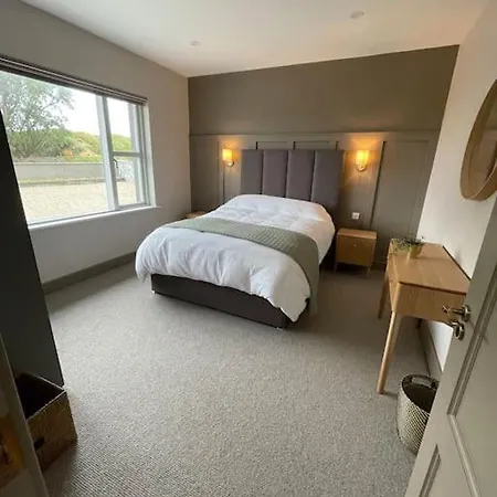 Spanish Point Luxury Beside Sea With Sauna! *