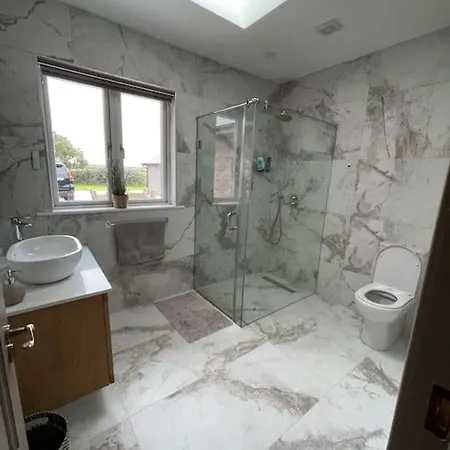 Villa Spanish Point Luxury Beside Sea With Sauna!