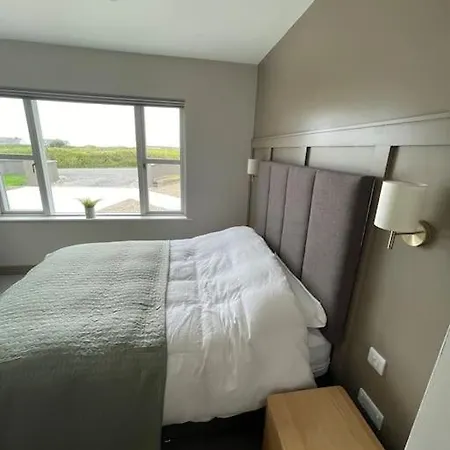 Spanish Point Luxury Beside Sea With Sauna!