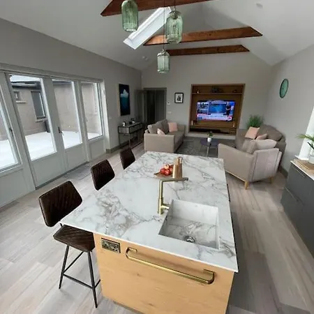 Spanish Point Luxury Beside Sea With Sauna!